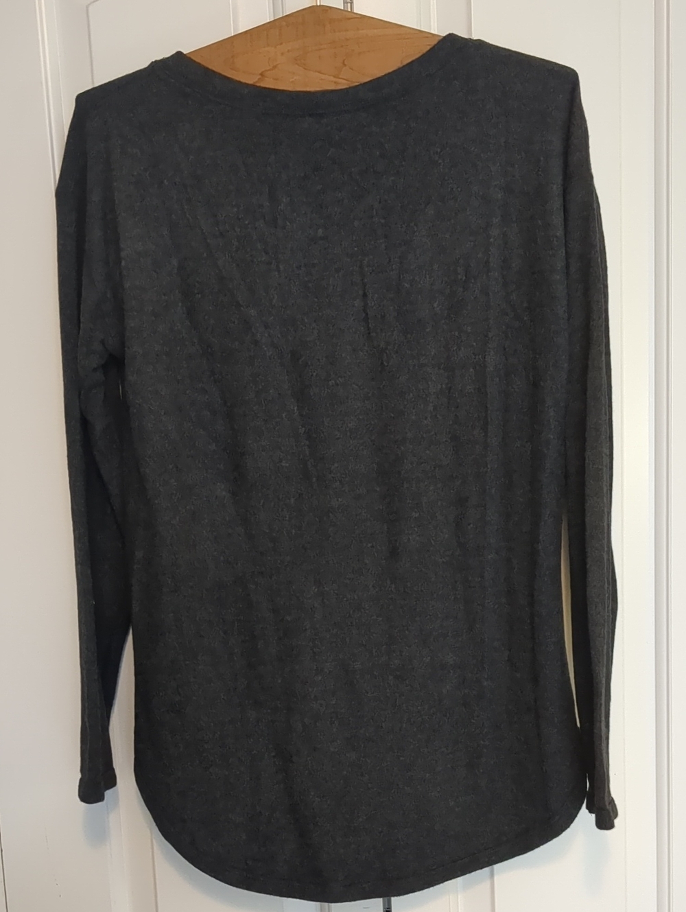 Felina Crew Neck Top Charcoal Gray Size medium. - Picture 13 of 13